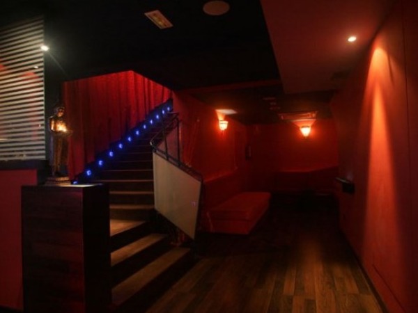 6y9 club swingers barcelona escaleras secret love clubs