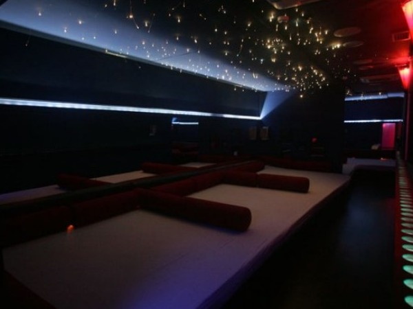 6y9 club swingers barcelona sala camas secret love clubs