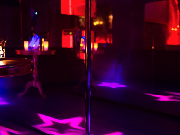 Club Liberal Francia Taken Pista de Baile Barra Pole