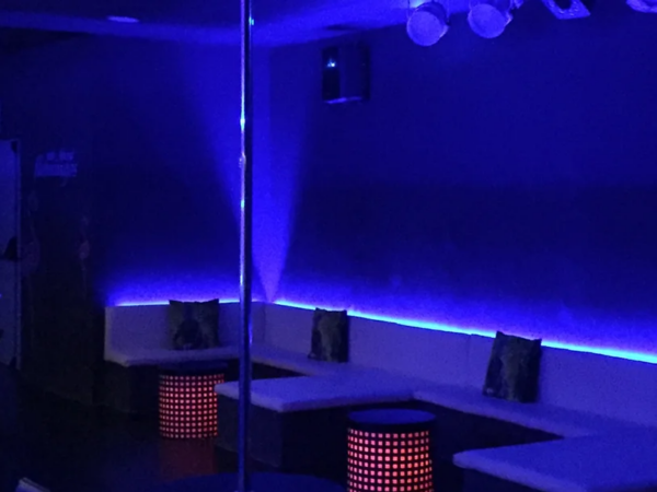Club Liberal Swinger Valencia Flamingo Barra Pole Sala