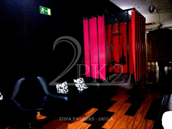 Club Liberal Zaragoza Pk2 Sala BDSM Zona Parejas Jaula Sexual