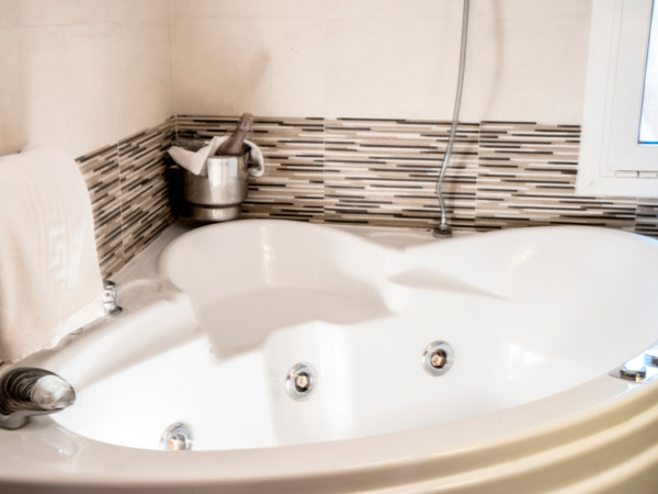 Hotel-Breda-Barcelona-Jacuzzi-1