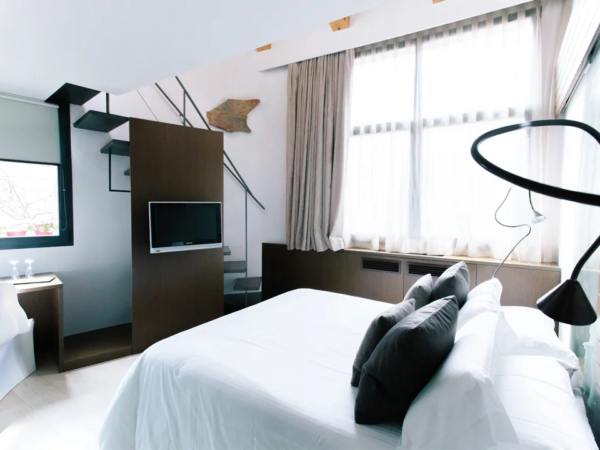 Hotel Museo Leyendas Girona Habitacion Cama Doble Televisor