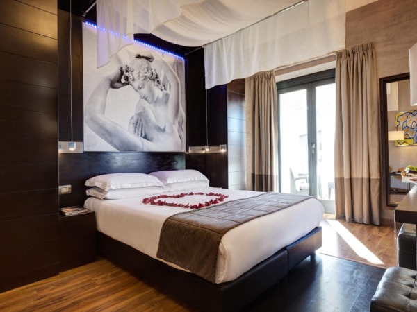 Hotel Romantico Dharma Roma habitacion