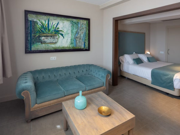 Hotel romantico las clarissas en vic habitacion suite