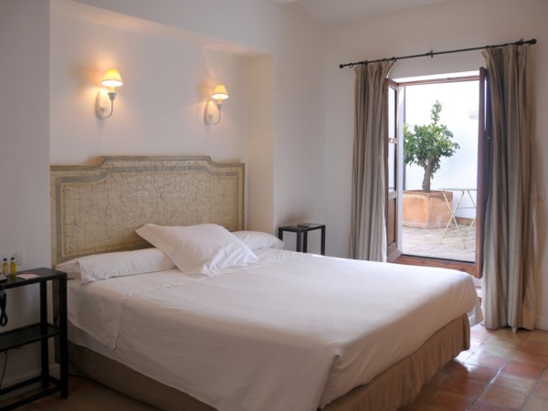 Hotel romático puerta de la luna en baeza habitacion boutique