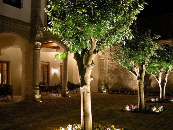 Hotel romático puerta de la luna en baeza provincia de jaén, patio