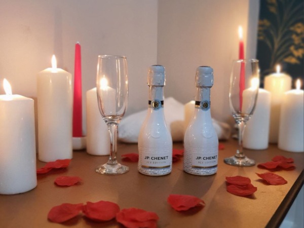 Love Hotel Hourly Rooms Madrid Copas Cava