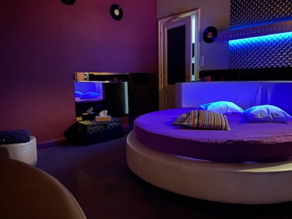 Love Hotel Le Venitien Bruselas La Disco