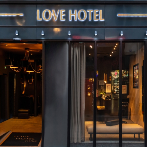Love-Hotel-Paris-entrada