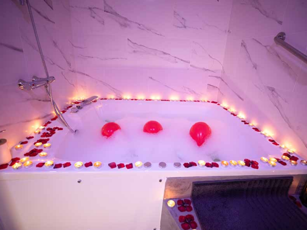 Rooms-Hotel-Madrid-America-jacuzzi-1