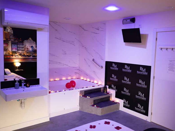 Rooms-Hotel-Madrid-America-jacuzzi-2