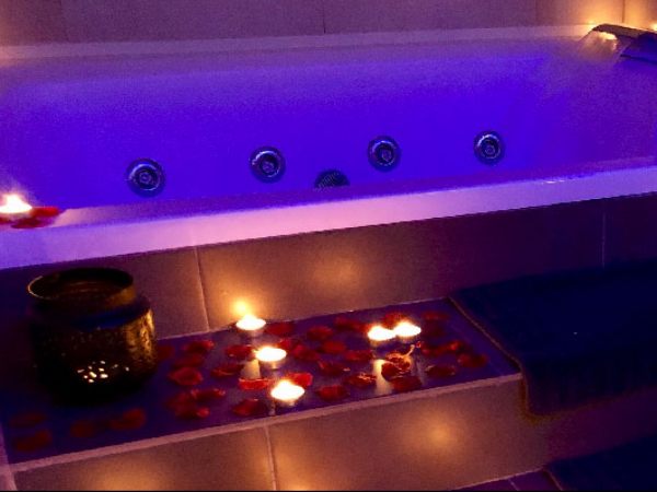 Rooms-Madrid-Ventas-Jacuzzi-2