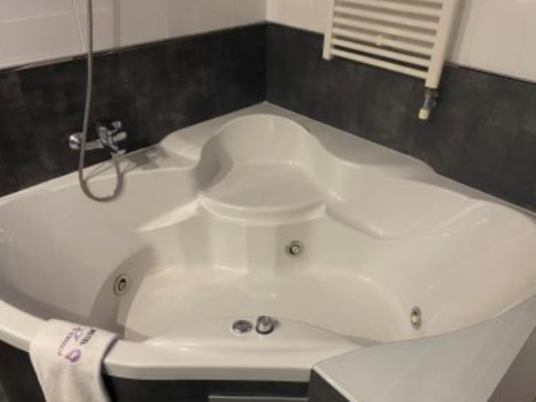 Venus-Pontevedra-Jacuzzi-2