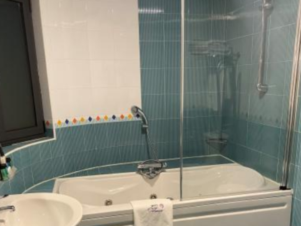 Venus-Santiago-Jacuzzi-1