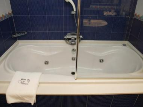 Venus-Santiago-Jacuzzi-2