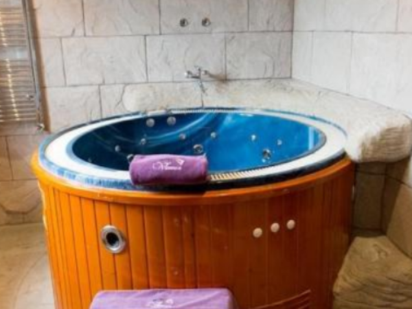 Venus-Valladolid-Jacuzzi-2