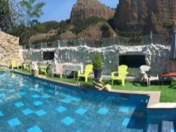 anahuaska art hotel romantico con habitaciones temáticas y piscina exterior