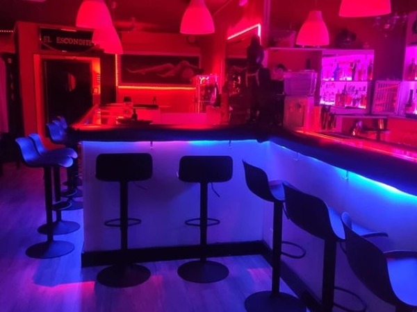 el escondite club swinger coma ruga tarragona - ambiente liberal secret love clubs secret love hotels