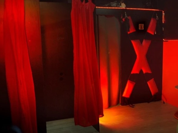 el escondite club swinger coma ruga tarragona - espacio sobrs de grey - ambiente liberal secret love clubs secret love hotels