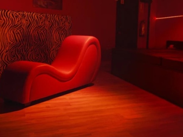 el escondite club swinger coma ruga tarragona - sofa del amor - ambiente liberal secret love clubs secret love hotels