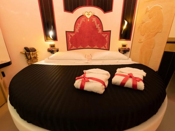 eros-room-4