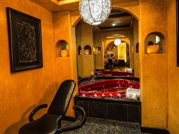 executive-miami-candle-suite-jacuzzi