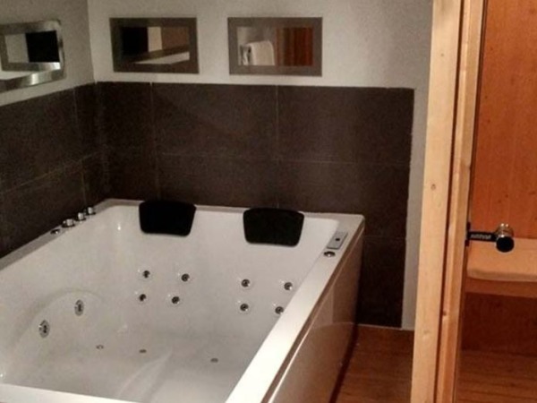 jacuzzi-sauna