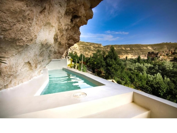 lomas de ruvira hotel romantico en Albacete la piscina