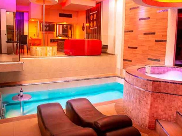 pasadena-room-pool2