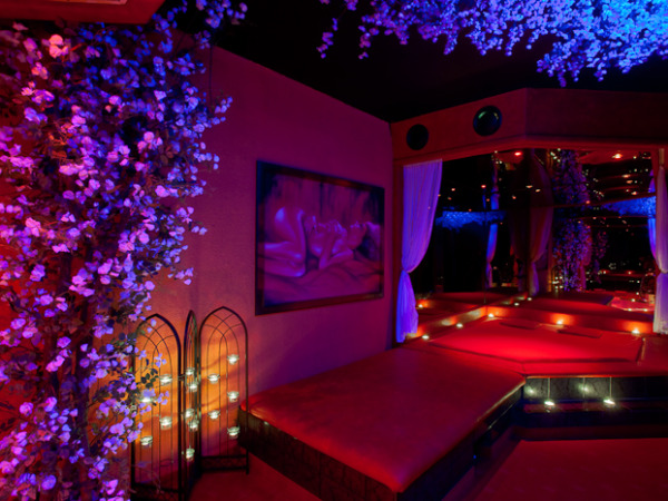 stundenhotel-room1-1