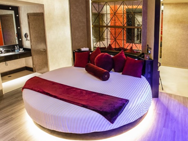 v-room-9